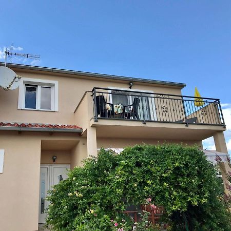 Apartman Laura Tribalj Exteriör bild