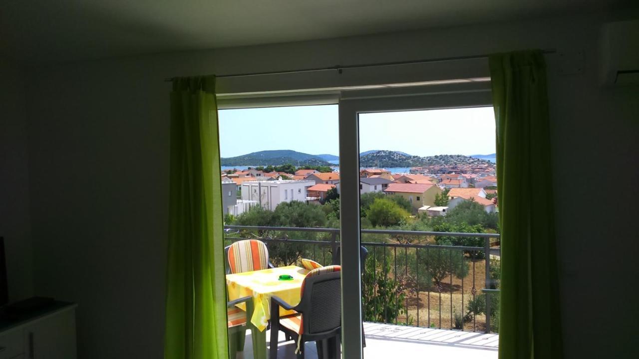 Apartman Laura Tribalj Exteriör bild