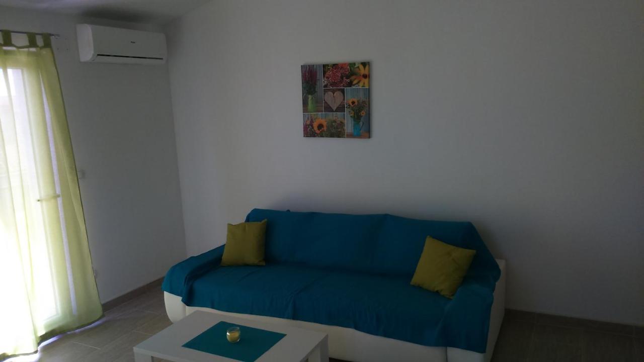 Apartman Laura Tribalj Exteriör bild